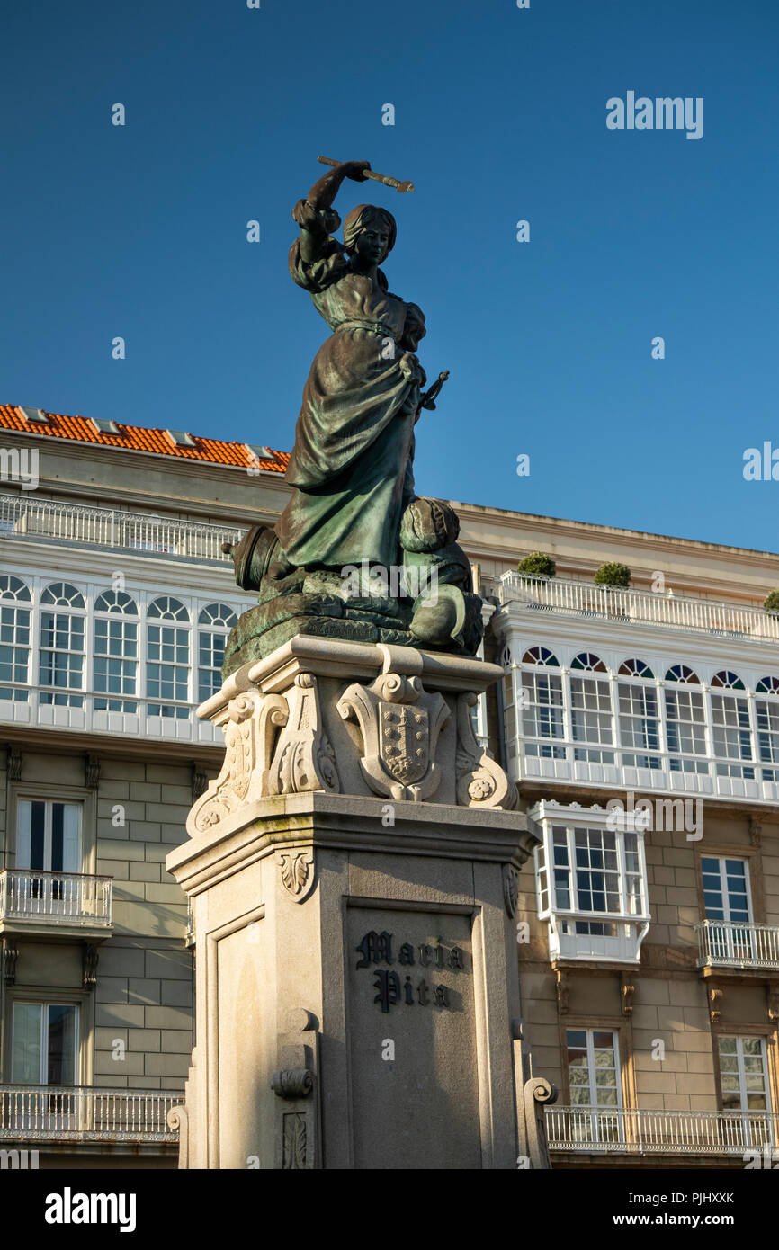 Esp 214 Spanien, Galizien, A Coruña, Praza de María Pita, Maria Pita Statue, Held der Francis Drake's Angriff Stockfoto