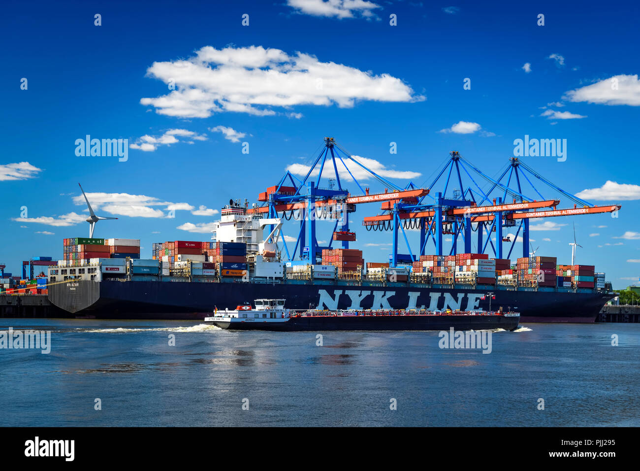 Container Umschlag im Container Terminal Altenwerder in Hamburg, Deutschland, Europa, Containerumschlag am Containerterminal Altenwerder, Hamburg, D Stockfoto