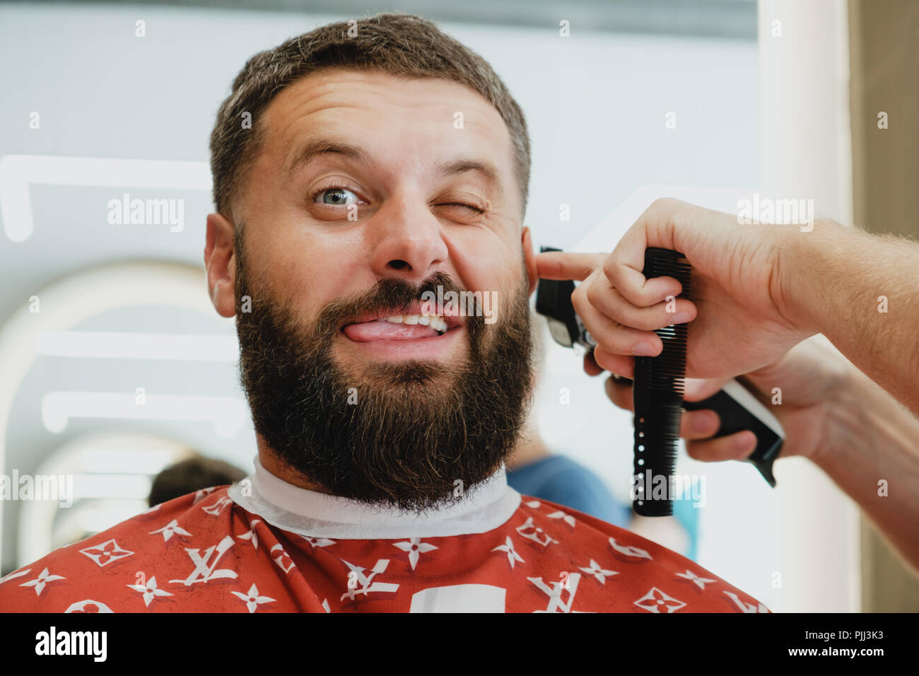 Haarschnitt-Kamm Für Friseure & Zuhause – Rutschfester Griff, Hitzebeständig, Dünne Zähne