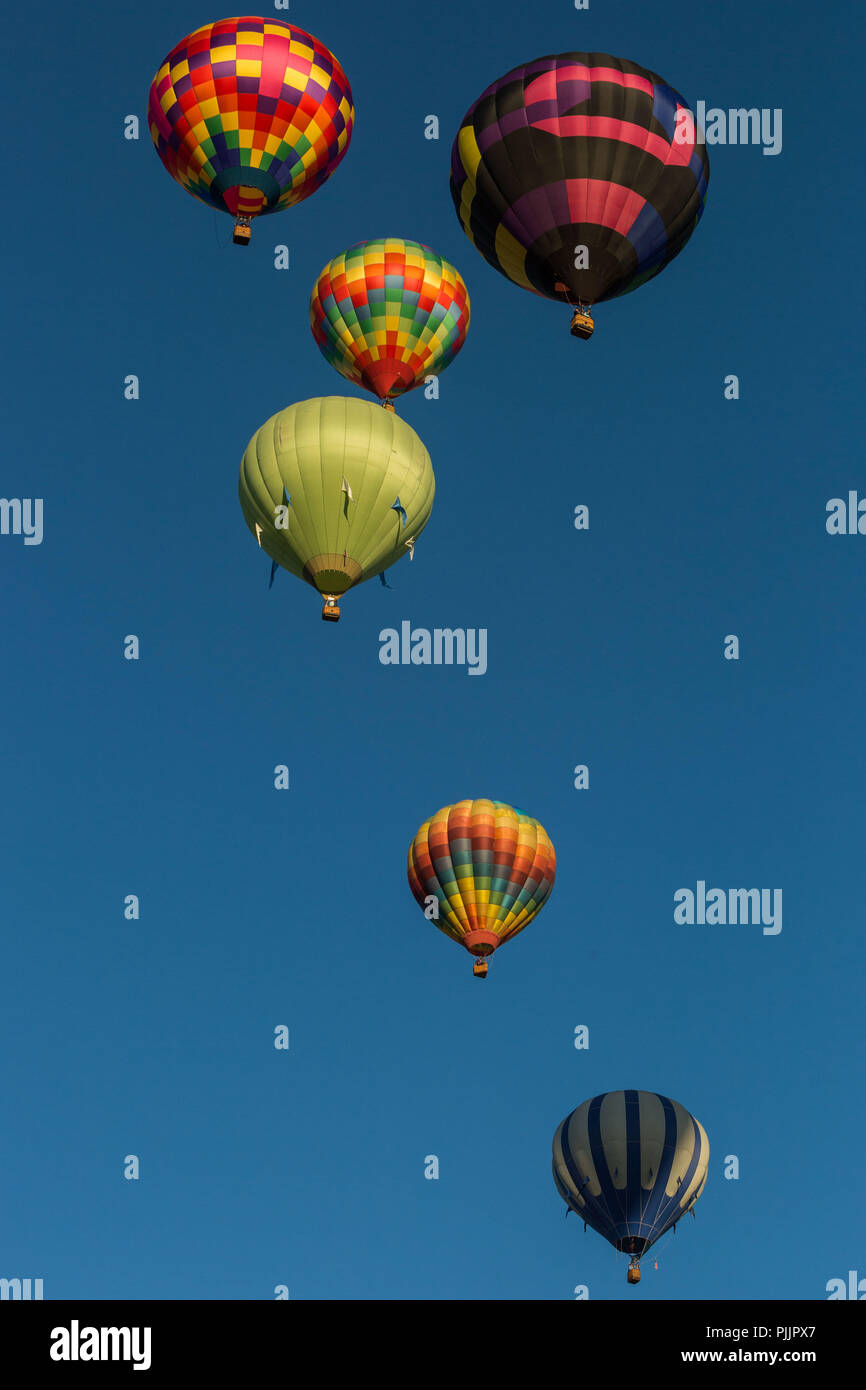 Reno, Nevada, USA. 7. Sep 2018. Freitag, 7. September 2018. Nun in seinem 37. Jahr, der große Reno Balloon Race ist die grösste freie Heißluftballon-Event der Welt. Die Veranstaltung, die in diesem Jahr vom 7. bis 9. September im Rancho San Rafael Regional Park in Reno, Nevada, hat sich in der Größe von 20 Heißluftballons in 1982 auf über 100 farbigen Luftballons in den Himmel, einschließlich einer Vielzahl von Sonderformen gewachsen. Durchschnittlich 125.000 Menschen nehmen an der Veranstaltung jedes Jahr. Credit: Tracy Barbutes/ZUMA Draht/Alamy leben Nachrichten Stockfoto