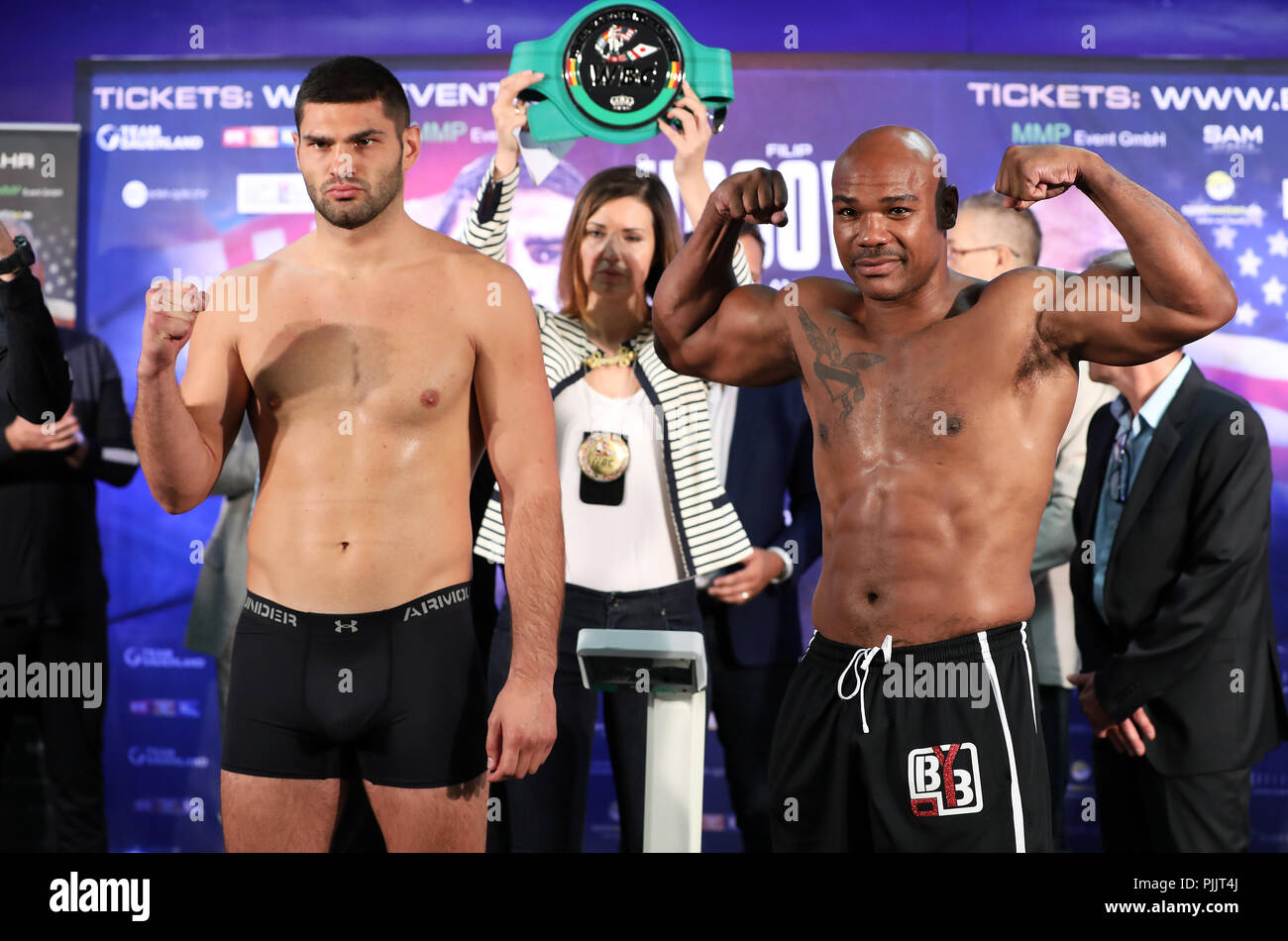 Zagreb, Kroatien. 7. Sep 2018. Filip Hrgovic (L) von Kroatien und Amir Mansour der Vereinigten Staaten stellen vor der WBC International Heavyweight Titel Wettbewerb in Zagreb, Kroatien, Sept. 7, 2018. Credit: Jurica Galoic/Xinhua/Alamy leben Nachrichten Stockfoto