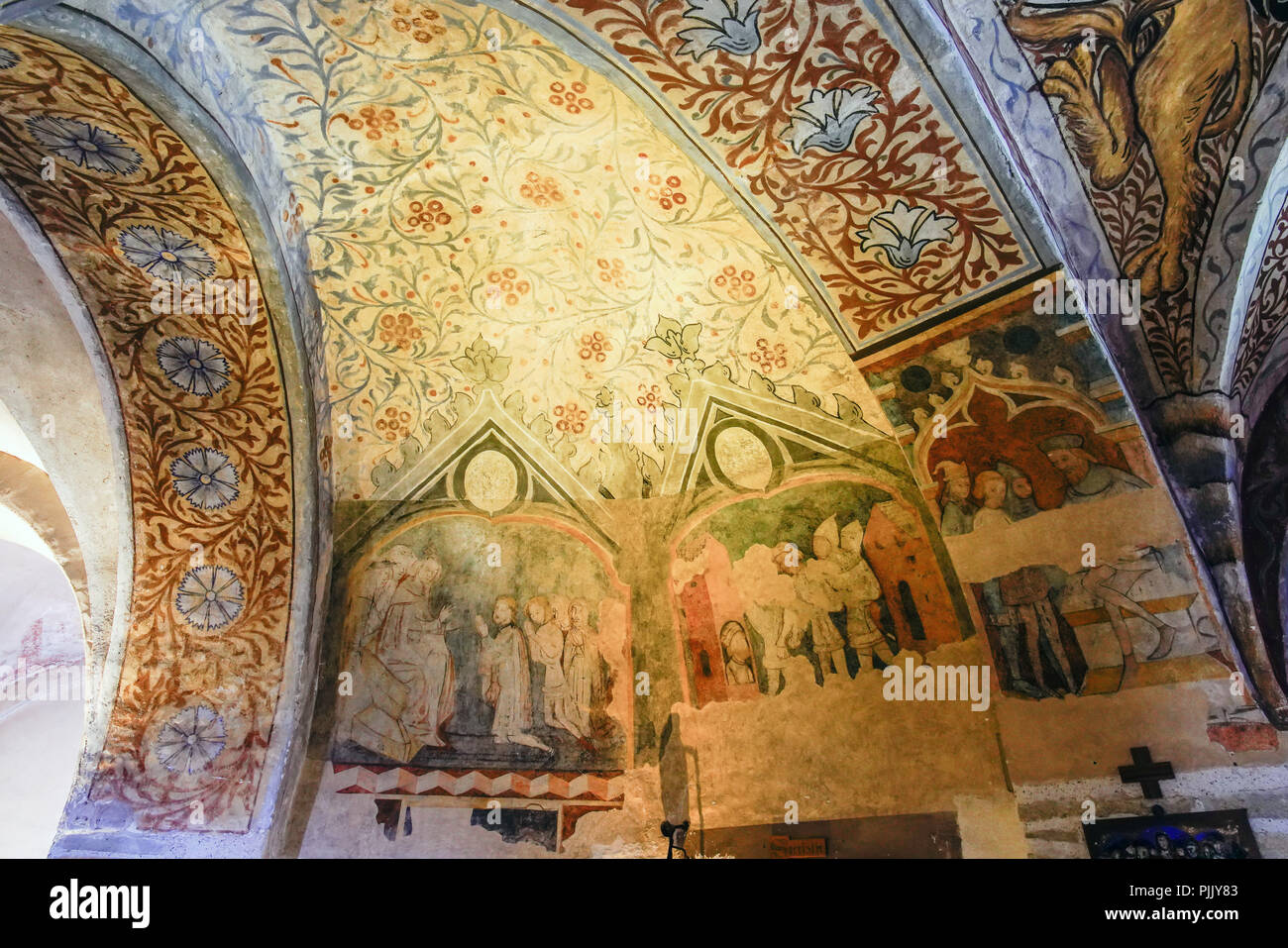 Wandmalereien in St. Peter und Paul Kirche in Ottmarsheim, XI Jahrhundert, Elsass, Frankreich. Stockfoto