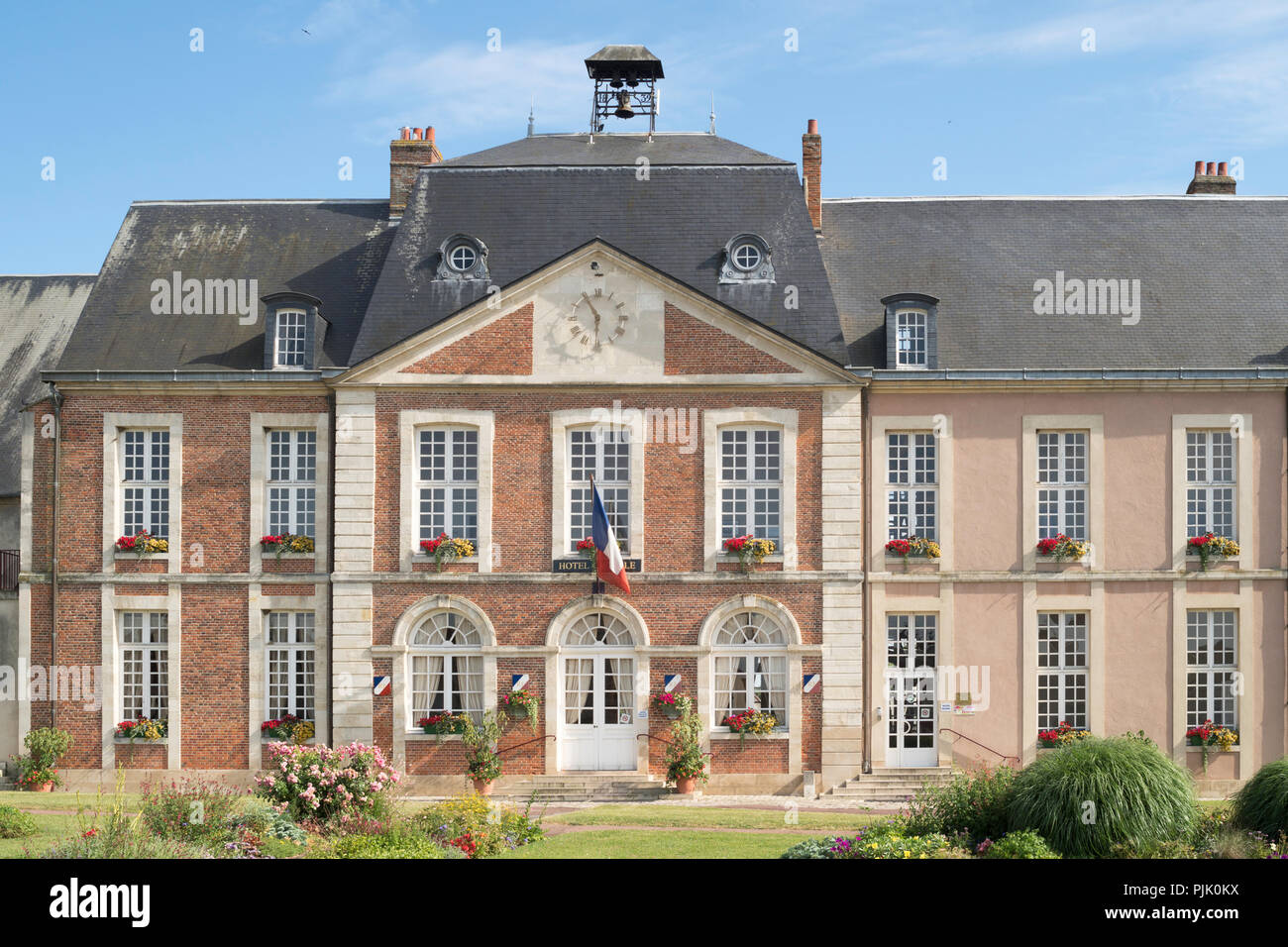 La mairie de bresles Fotos und Bildmaterial in hoher Auflösung Alamy