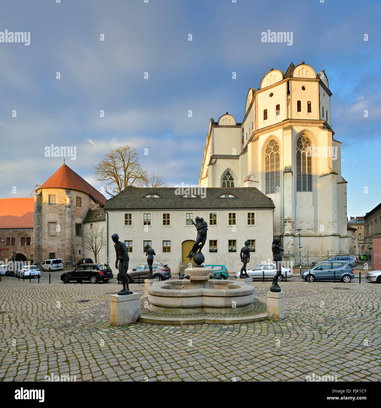 Neue Residenz Halle / Neue Residenz Stadt Am Fluss / Das ...