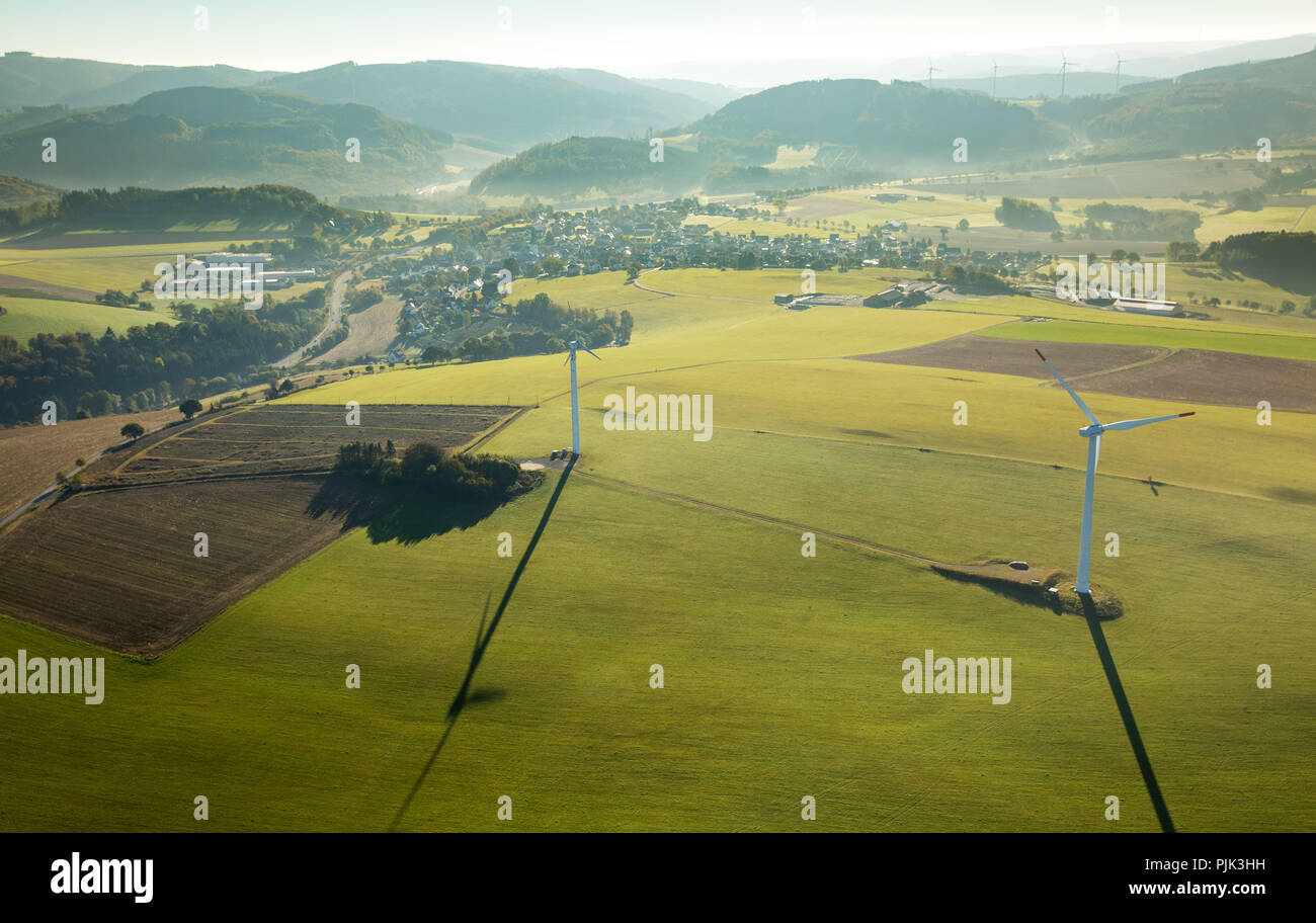 Luftaufnahme von remblinghausen mit Windkraftanlagen, Meschede, Sauerland, Nordrhein-Westfalen, Deutschland Stockfoto