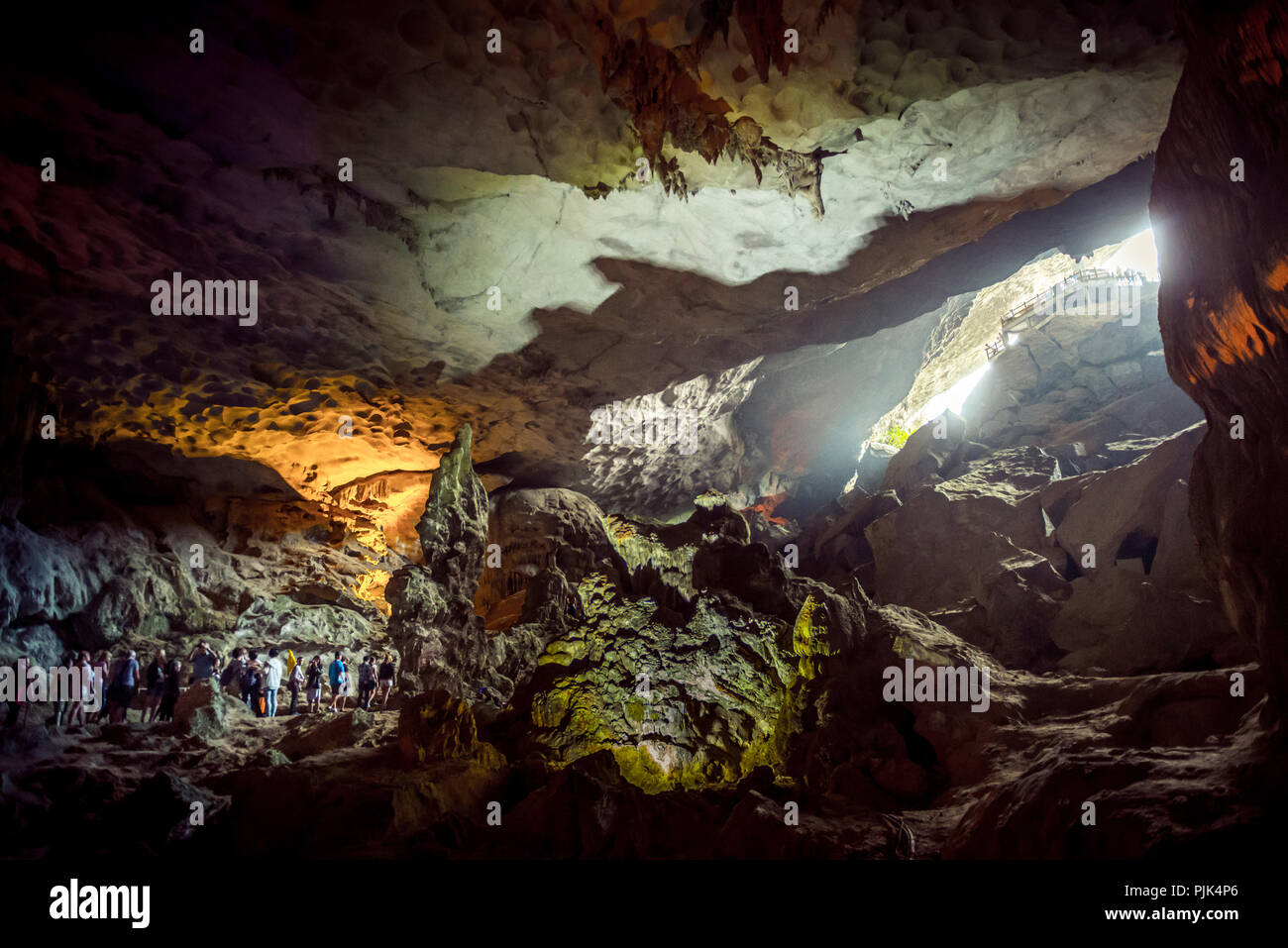 Asien, Vietnam, Provinz Quang Ninh, Halong Bucht, Höhle, Sung Sot Höhle Stockfoto