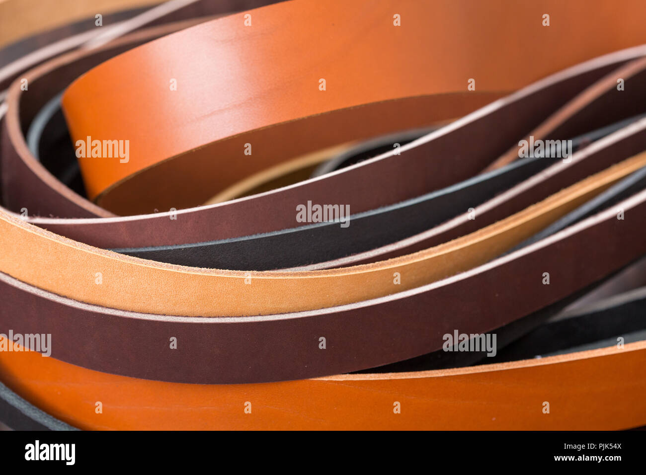 Viele farbige Leder Stück close-up. Foto als Hintergrund. Stockfoto