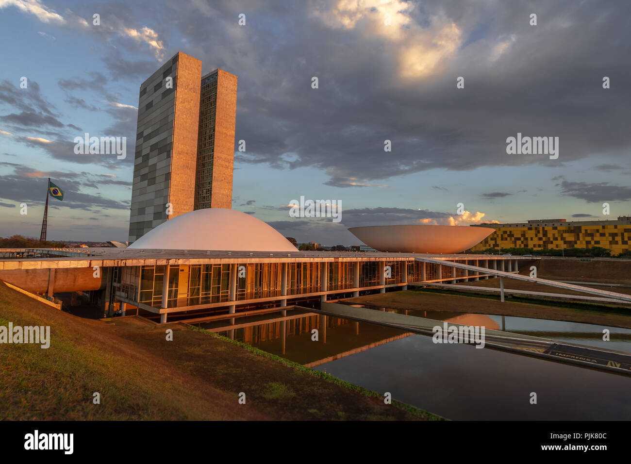 Brasilianischen Nationalen Kongress bei Sonnenuntergang - Brasilia, Distrito Federal, Brasilien Stockfoto