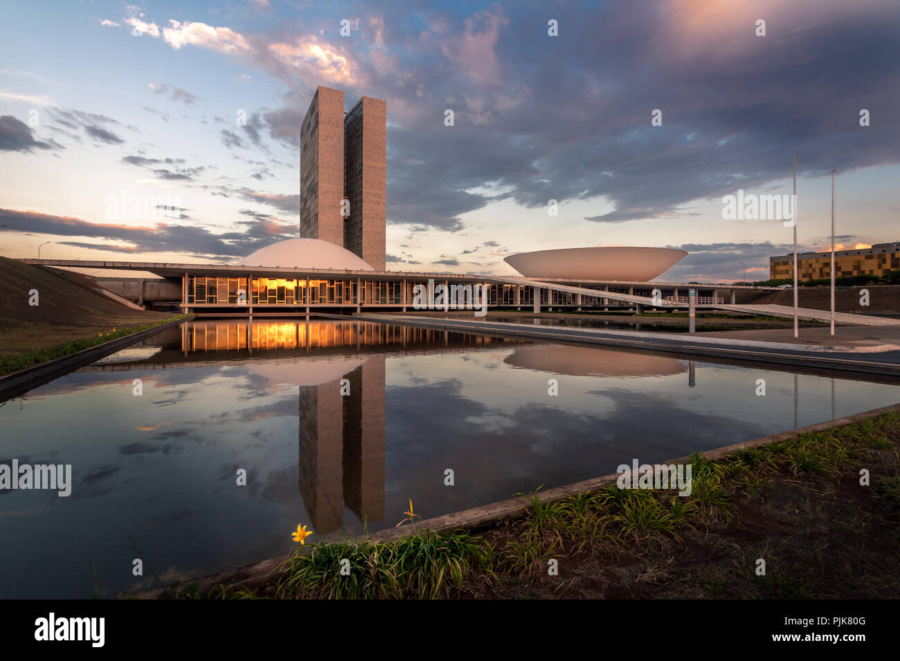 Brasilianischen Nationalen Kongress bei Sonnenuntergang - Brasilia, Distrito Federal, Brasilien Stockfoto