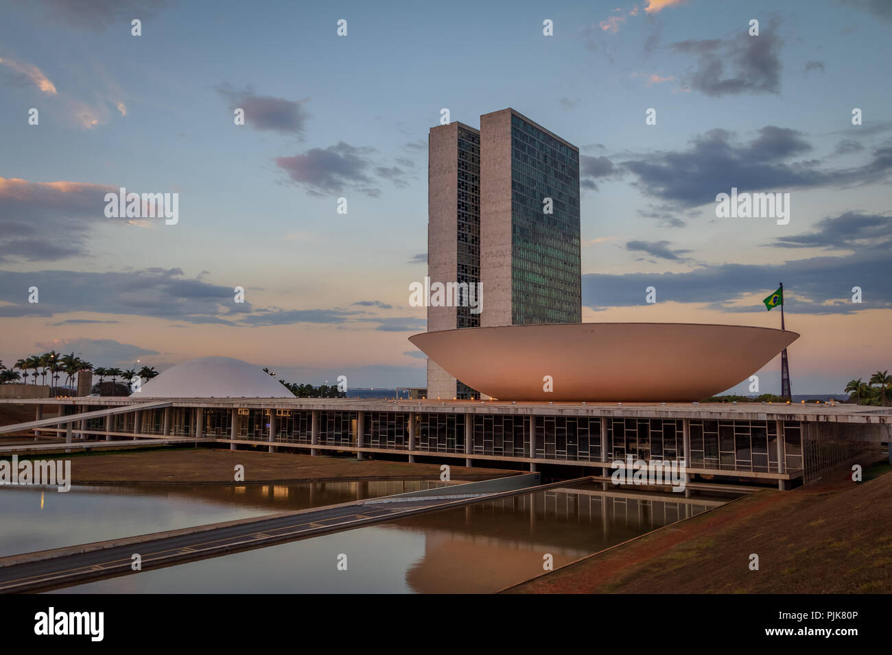 Brasilianischen Nationalen Kongress bei Sonnenuntergang - Brasilia, Distrito Federal, Brasilien Stockfoto
