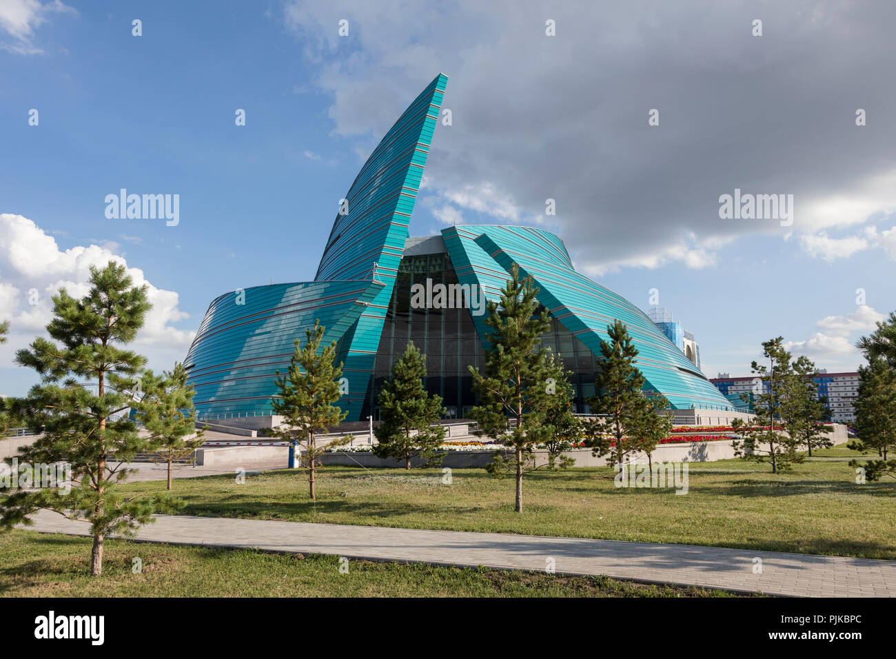 Astana, Kasachstan, 2. August 2018: Kasachstan Konzerthalle für Darstellende Künste, und wurde vom italienischen Architekten Manfredi Nicoletti konzipiert Stockfoto