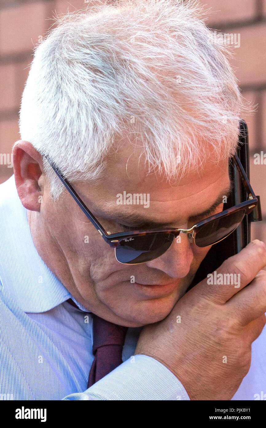 Gary Gardner 56, beschuldigt des Betrugs im Zusammenhang mit einem Fund-raiser für junge füsilier Lee's Rigby Sohn, außerhalb Leicester Crown Court, Leicester, wo er drei Aufladungen des Betrugs im Zusammenhang mit der Behauptung bestritten, dass er Liebe Erlös seine Musik Band zu finanzieren. Stockfoto