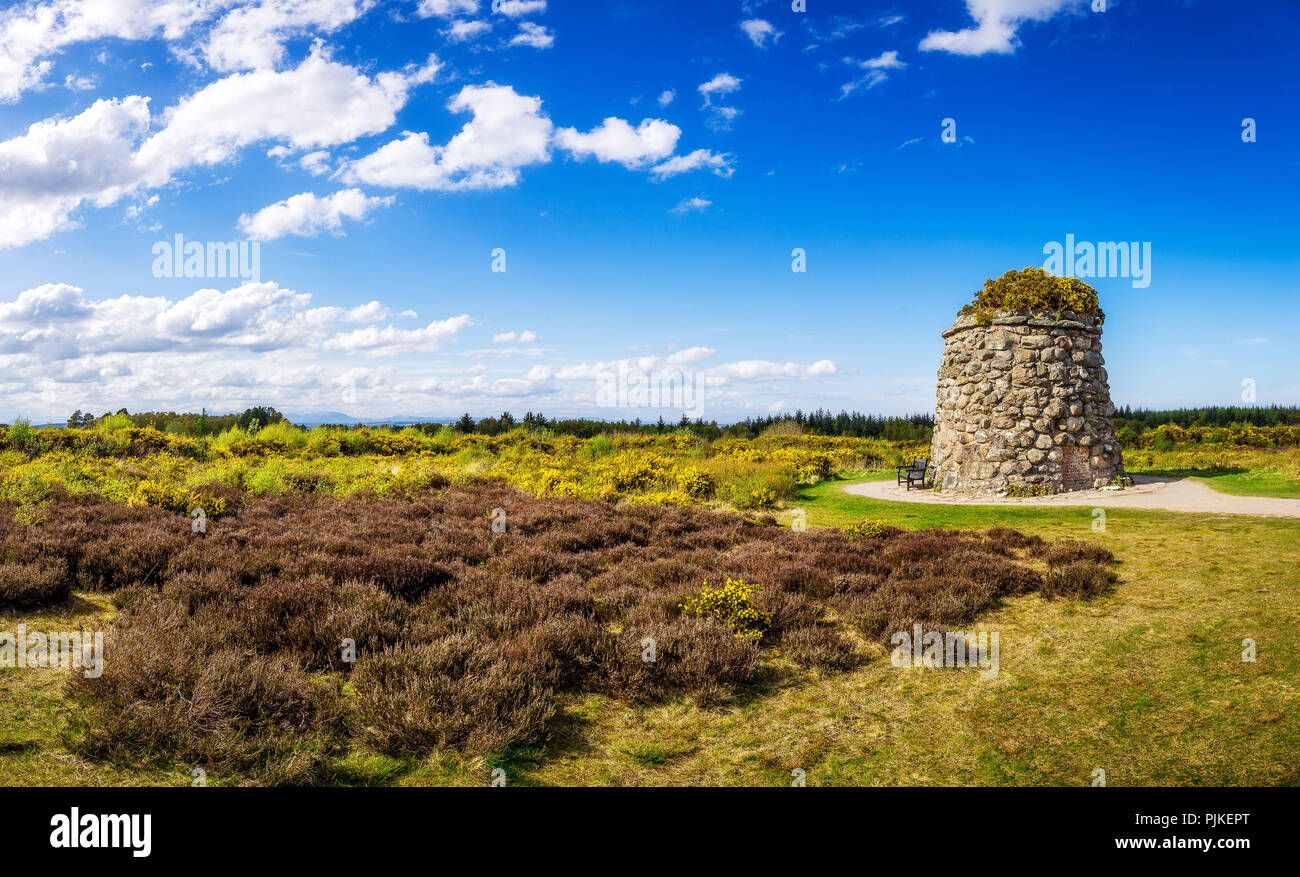 Memorial Cairn auf dem Schlachtfeld von Culloden in der Nähe von Inverness Stockfoto
