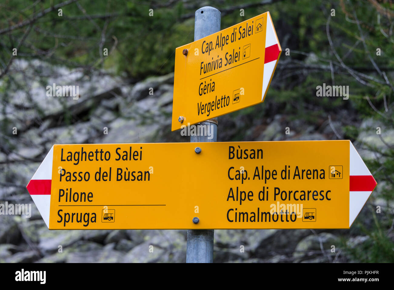 Wandern in Richtung Salei Bergsee und Busan, Onsernone Tal, in der Nähe von Locarno, in der Nähe des Lago Maggiore, Tessin, Schweiz Stockfoto