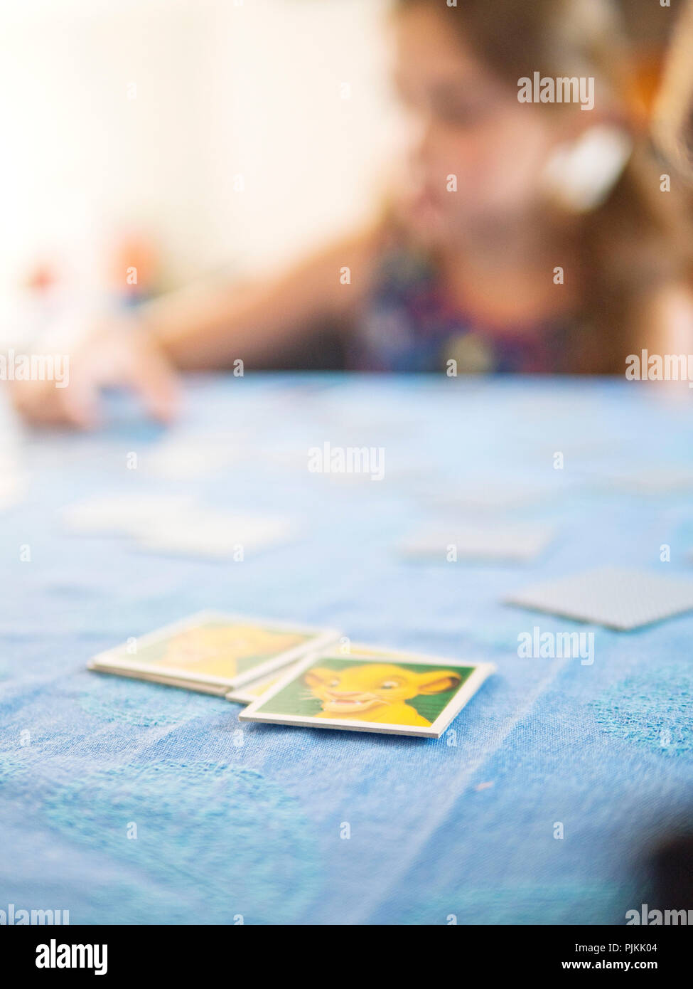 Mädchen spielen Speicher Stockfoto