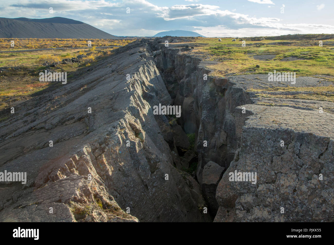 Vulkan Hverfell Hverfjall Im Hintergrund -Fotos Und -Bildmaterial In ...