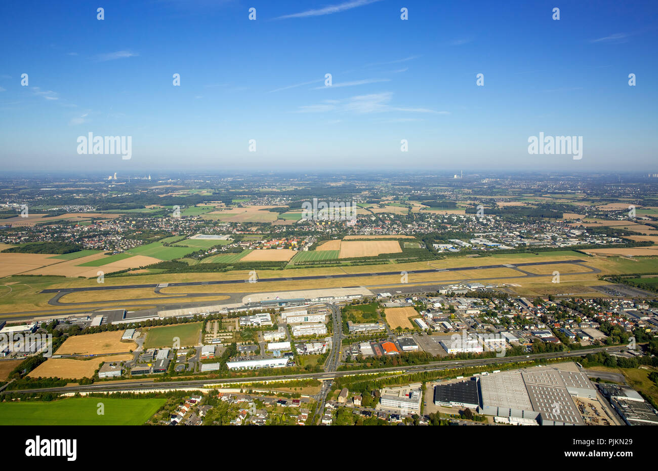 Luftaufnahme, Dortmund Airport aus Holzwickede, Flughafen Dortmund ...