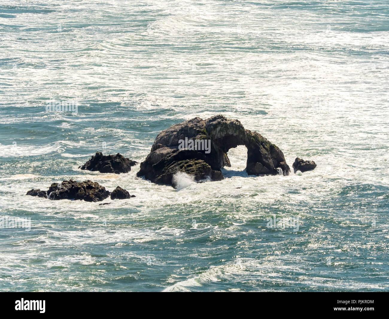 Seal Rocks vor Cliff House und Sutro-bäder, Pazifischer Ozean, Ocean Beach, San Francisco, San Francisco Bay Area, Vereinigten Staaten von Amerika, Kalifornien, USA Stockfoto