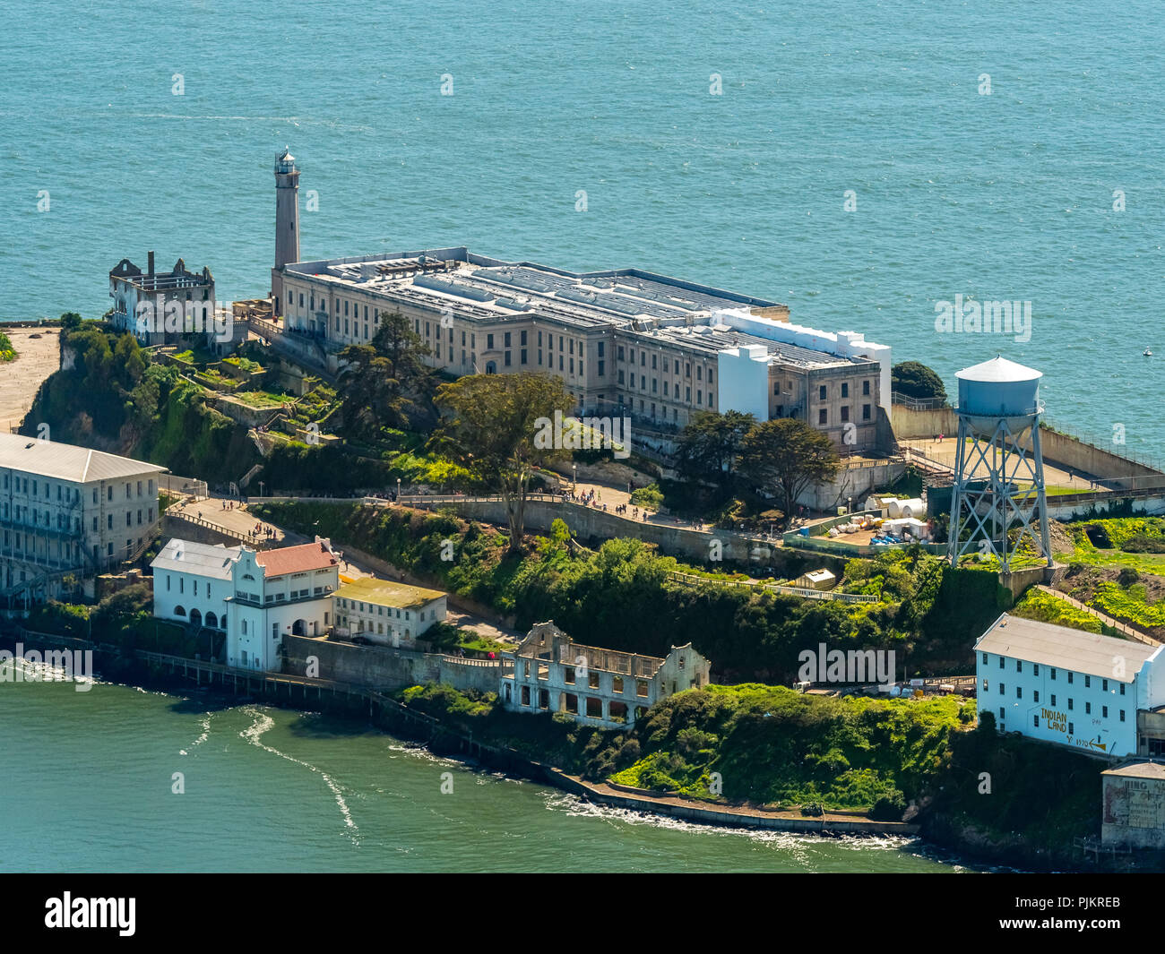 Gefängnisinsel Alcatraz, Alcatraz Insel mit Leuchtturm, San Francisco, San Francisco Bay Area, Vereinigten Staaten von Amerika, Kalifornien, USA Stockfoto