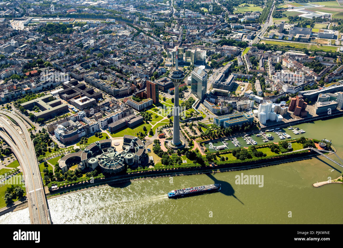 TV Tower, Parlament, Gehry-bauten, Medienhafen, Düsseldorf, Rheinland, Nordrhein-Westfalen, Deutschland Stockfoto