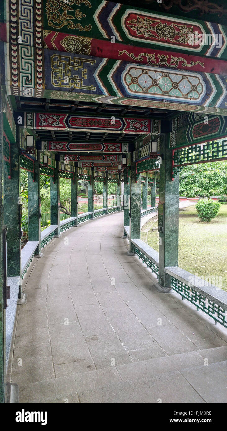 Asiatische Spaziergang durch den Park in Manila auf den Philippinen Stockfoto