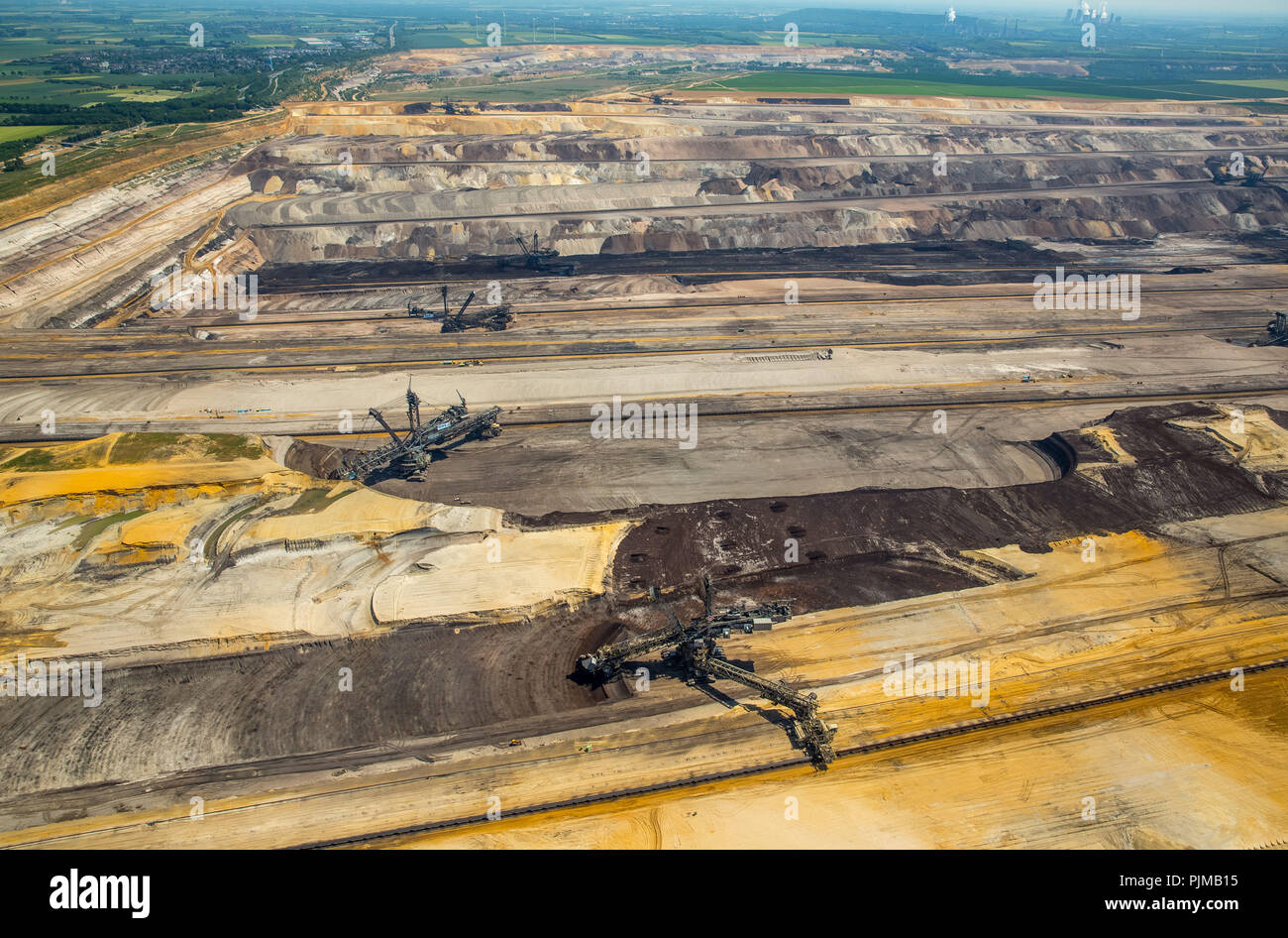 Braunkohle, Braunkohletagebaus Garzweiler in Jüchen, Energieerzeugung, Braunkohle Bagger, Schaufelradbagger, Erkelenz, Niederrhein Braunkohle Gebiet Gebiet, Nordrhein-Westfalen, Deutschland Stockfoto