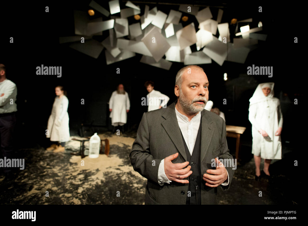 Theater Company De Reynaertghesellen spielen gute Leute, Nicht Brennen von Hilde Verboven, unter der Regie von Jan Schoolmeesters (Leuven, 02/03/2018) Stockfoto