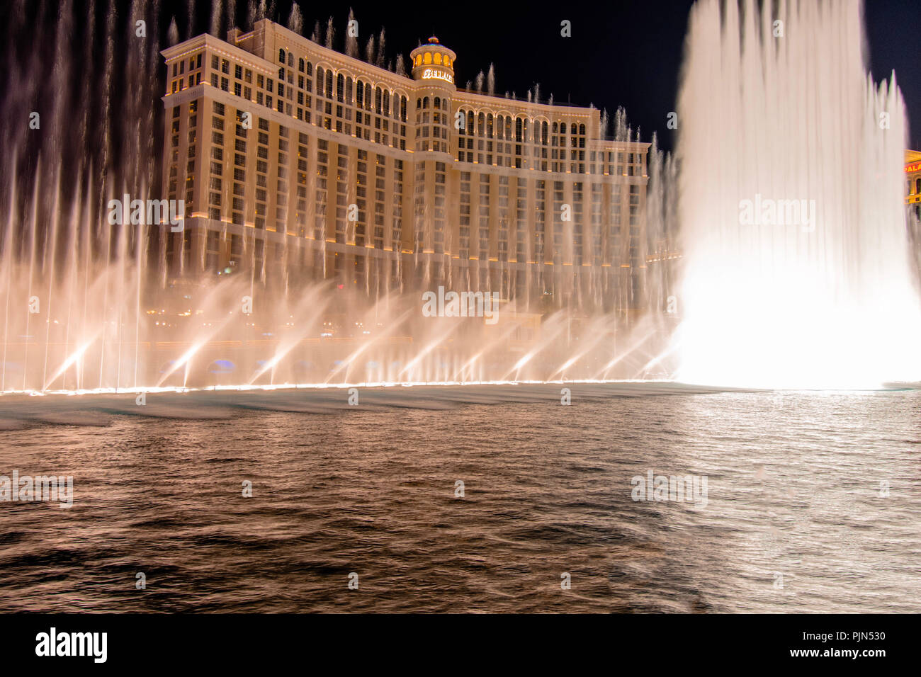 Las Vegas, NV/ USA 09032018: Die Leiste, mit Blick auf die Bellagio und seinen Brunnen Stockfoto