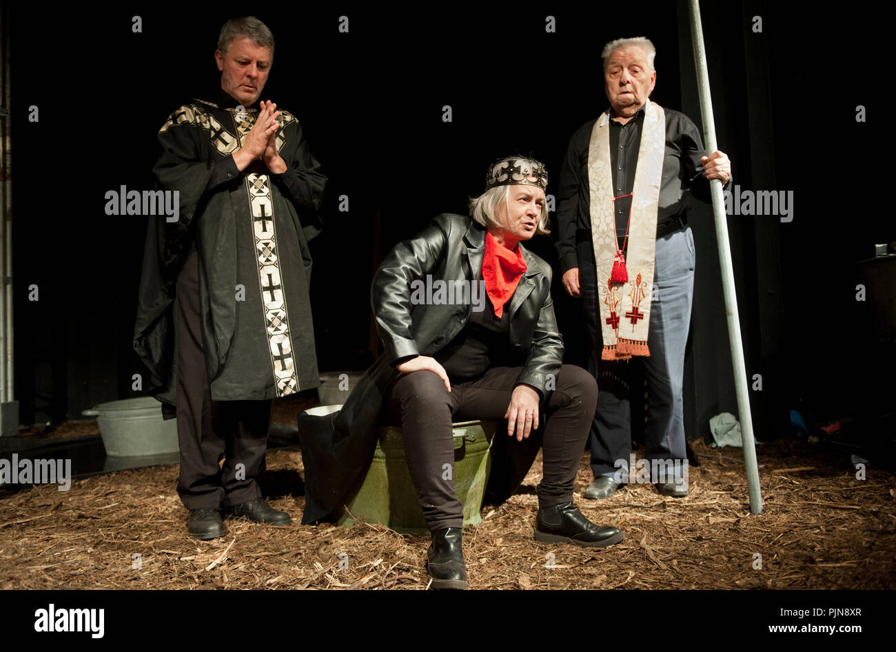 Theater Company De Reynaertghesellen spielen Hendrik De Vijfden von Tom Lanoye, Regie: Roger Van Gompel (Leuven, 09/11/2017) Stockfoto