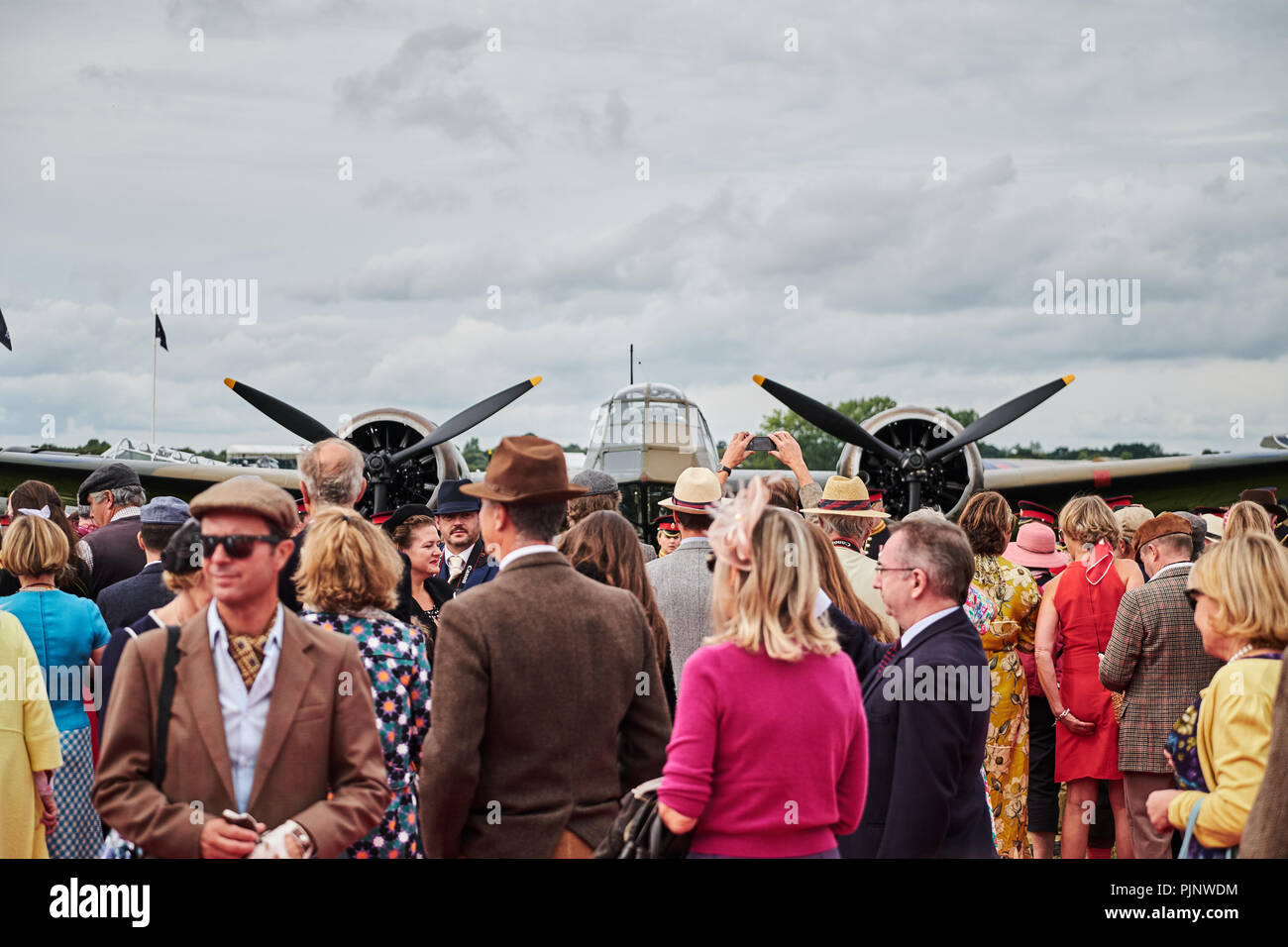 Chichester, West Sussex, UK, 8. September 2018. Luftfahrt Anzeige während des Goodwood Revival in Goodwood Motor Circuit. Foto: Gergo Toth/Alamy leben Nachrichten Stockfoto