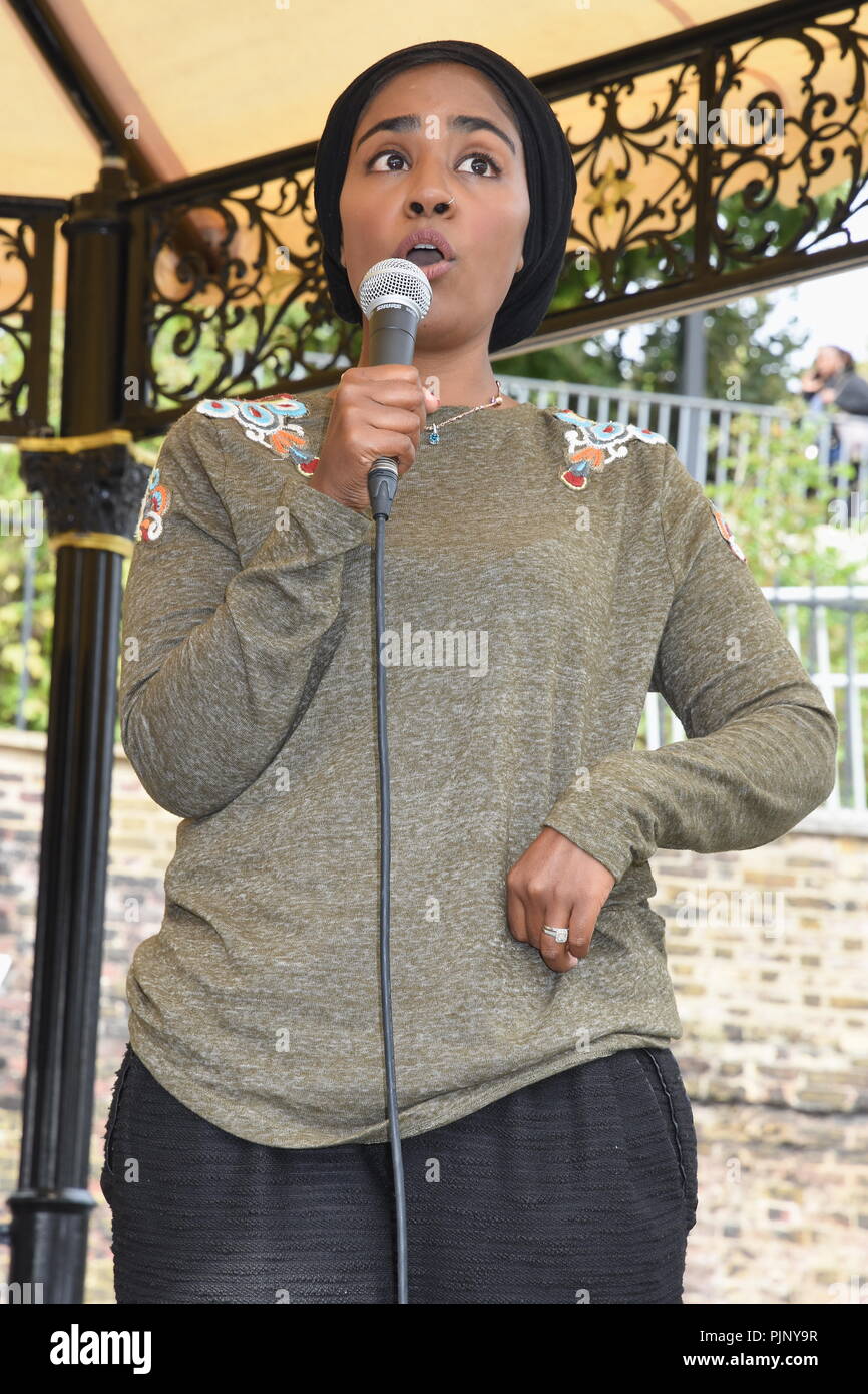 London, Großbritannien. 08 Sep, 2018. Nadiya Hussain nahmen an der Tower von London Food Festival kochen Demonstrationen, Interviews zu geben und ihr Buch "nadiya's Familie Favoriten", Tower of London, London.UK Credit: michael Melia/Alamy Leben Nachrichten zu signieren Stockfoto