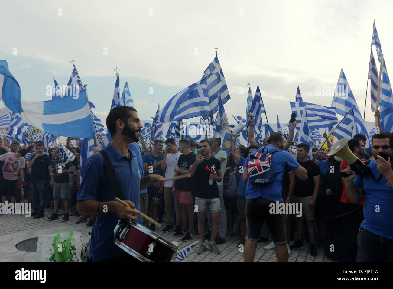 Thessaloniki, Griechenland, 8.September 2018. Die Demonstranten skandieren Parolen während einer Kundgebung gegen den Namen Deal zwischen Athen und Skopje unterzeichnete im vergangenen Juni auf den Namen der Ehemaligen Jugoslawischen Republik Mazedonien (FYROM), Ministerpräsident Alexis Tsipras Grundsatzrede in der Stadt während der Eröffnung der 83. Internationalen Messe in Thessaloniki. Credit: Orhan Tsolak/Alamy leben Nachrichten Stockfoto