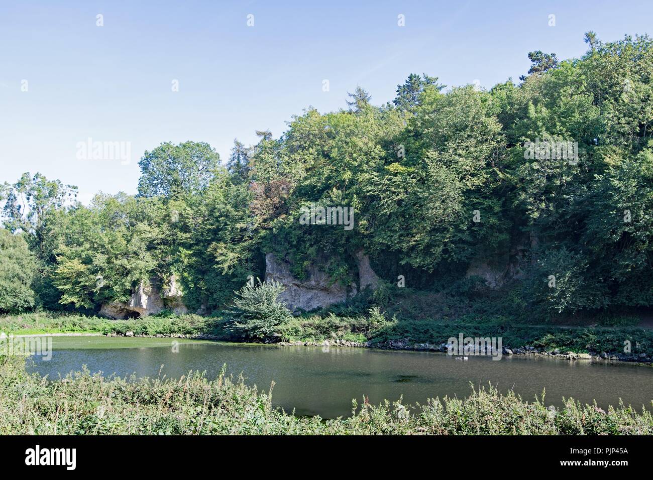 Genommen Anblick von einigen der verborgene Höhlen bei Creswell Craggs zu erfassen, in Derbyshire. Stockfoto