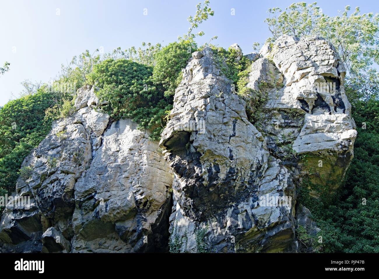 Genommen Anblick von einigen der verborgene Höhlen bei Creswell Craggs zu erfassen, in Derbyshire. Stockfoto