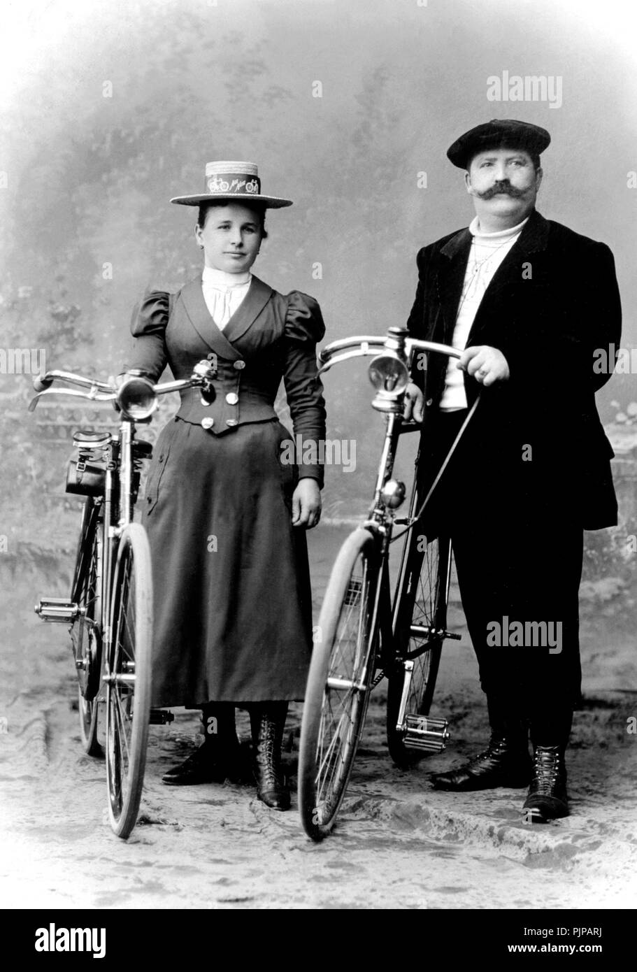 Paar mit Fahrrad, 1900s, Deutschland Stockfoto
