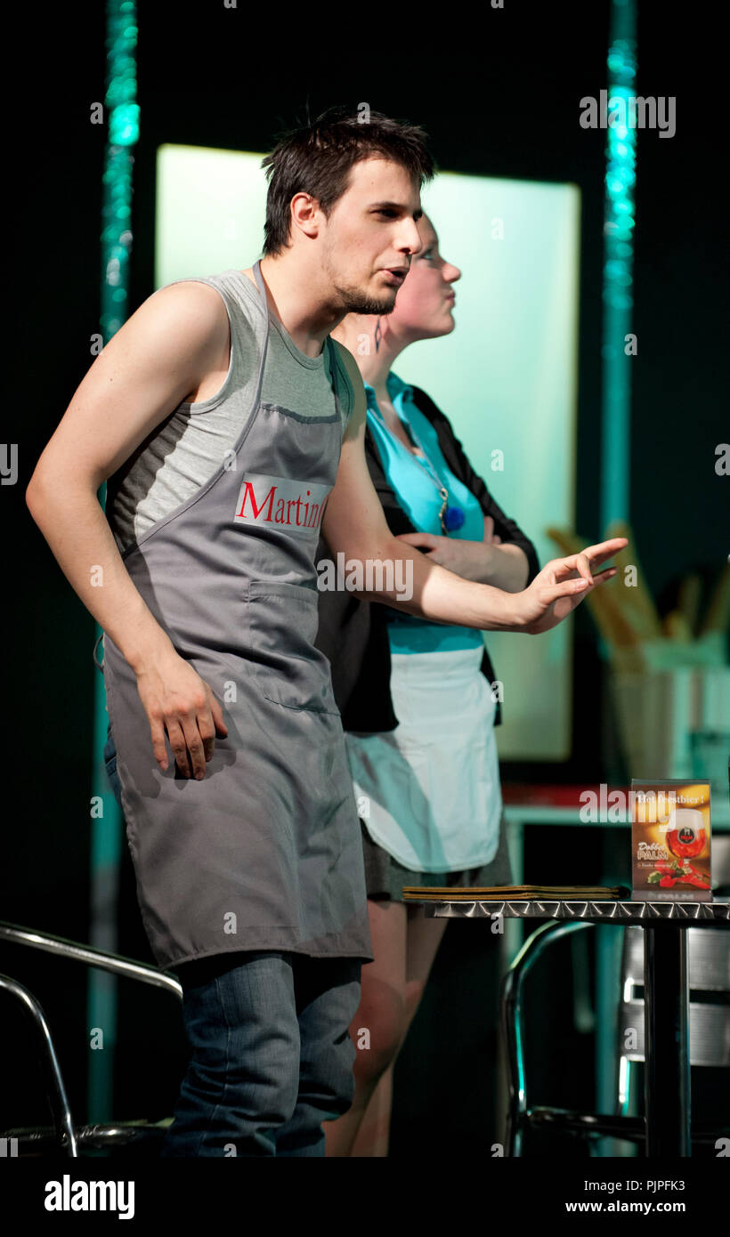 Theater Company Toneel De Wijngaard spielen 'Martino' von Arne Sierens, unter der Regie von Jan Vanderlinden (Belgien, 27/03/2014) Stockfoto