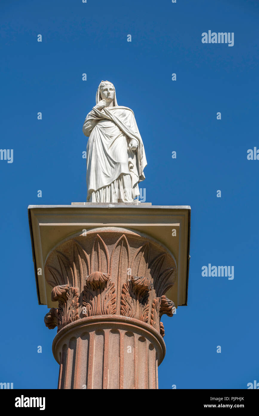 Im Jahr 1888 gestaltete, "Sunset" ist einer von zwei Lebensgroßen weiblichen Figur Statuen auf der neun Meter hohen korinthischen Säulen im Centennial Park, Sydney, Australien Stockfoto