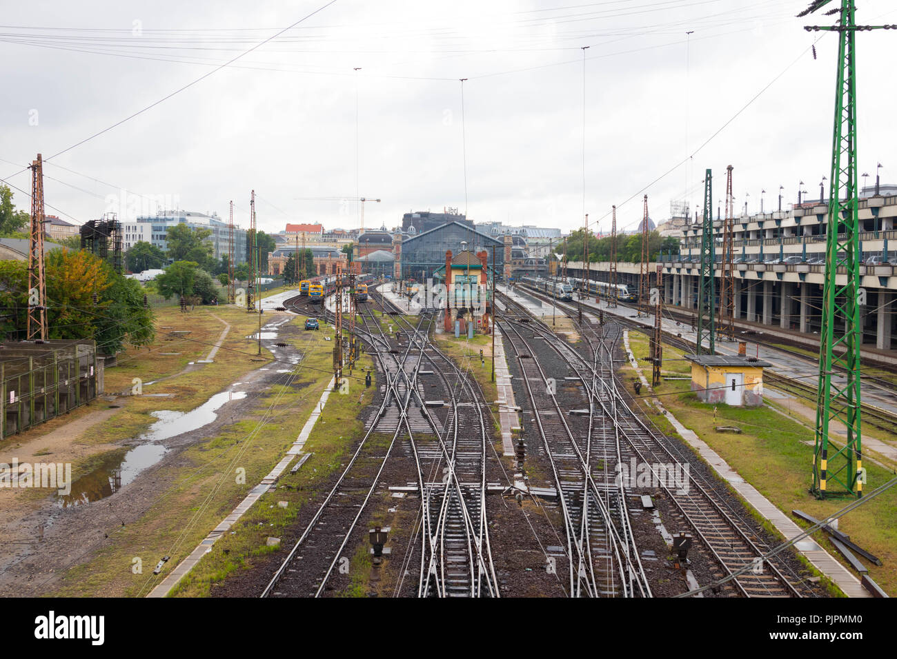 Budapest Nyugati Bahnhof An Einem Bewolkten Tag Stockfotografie Alamy