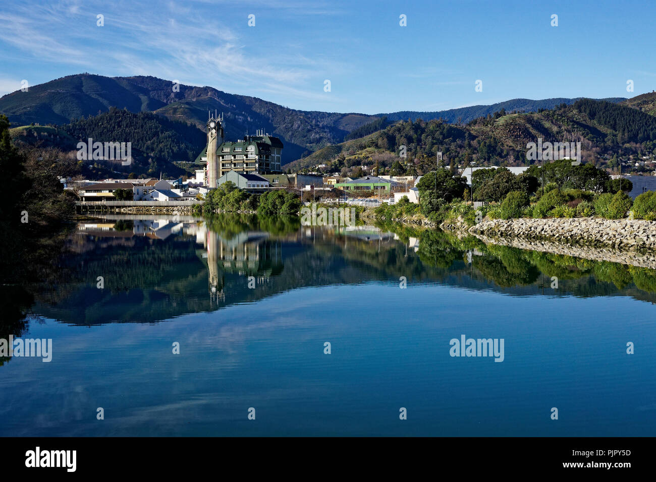 Panorama von Nelson in den Maitai River, New Zealand Stockfoto