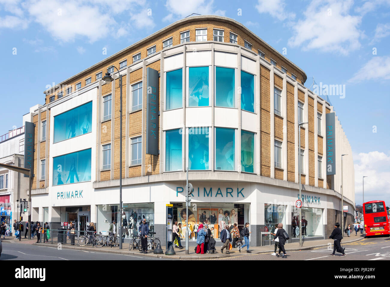 Primark Kaufhaus, Mitcham Road, Tooting, Londoner Stadtteil Wandsworth, Greater London, England, Vereinigtes Königreich Stockfoto
