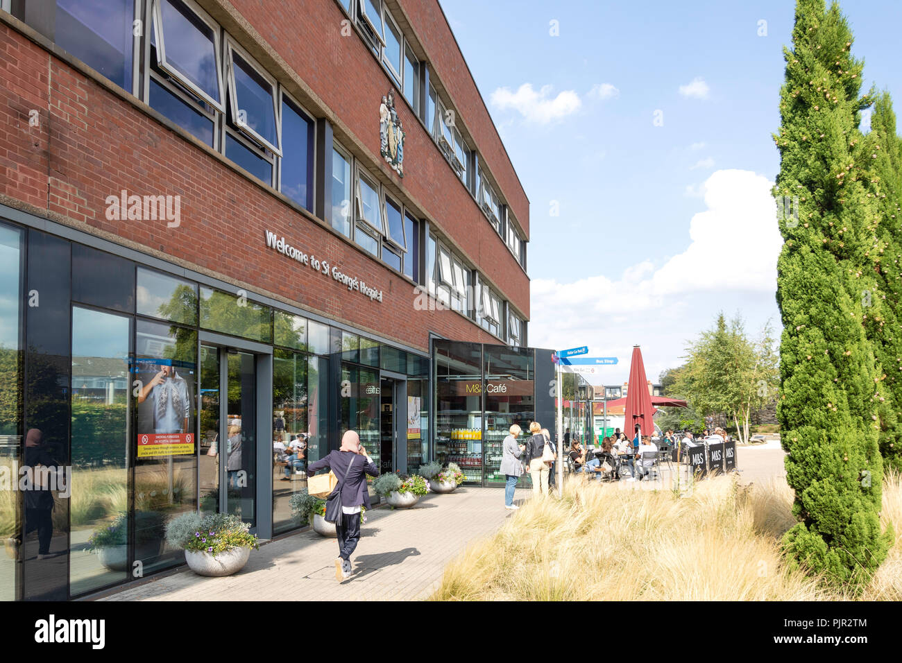 Haupteingang des St. George's Hospital, Mühe Street, Tooting, Londoner Stadtteil Wandsworth, Greater London, England, Vereinigtes Königreich Stockfoto