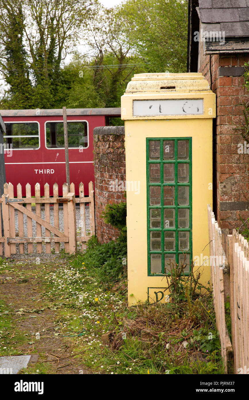 Irland, Co Leitrim, Dromod, Cavan und Leitrim Eisenbahn Museum Alte P&T-Telefon aktivieren Stockfoto