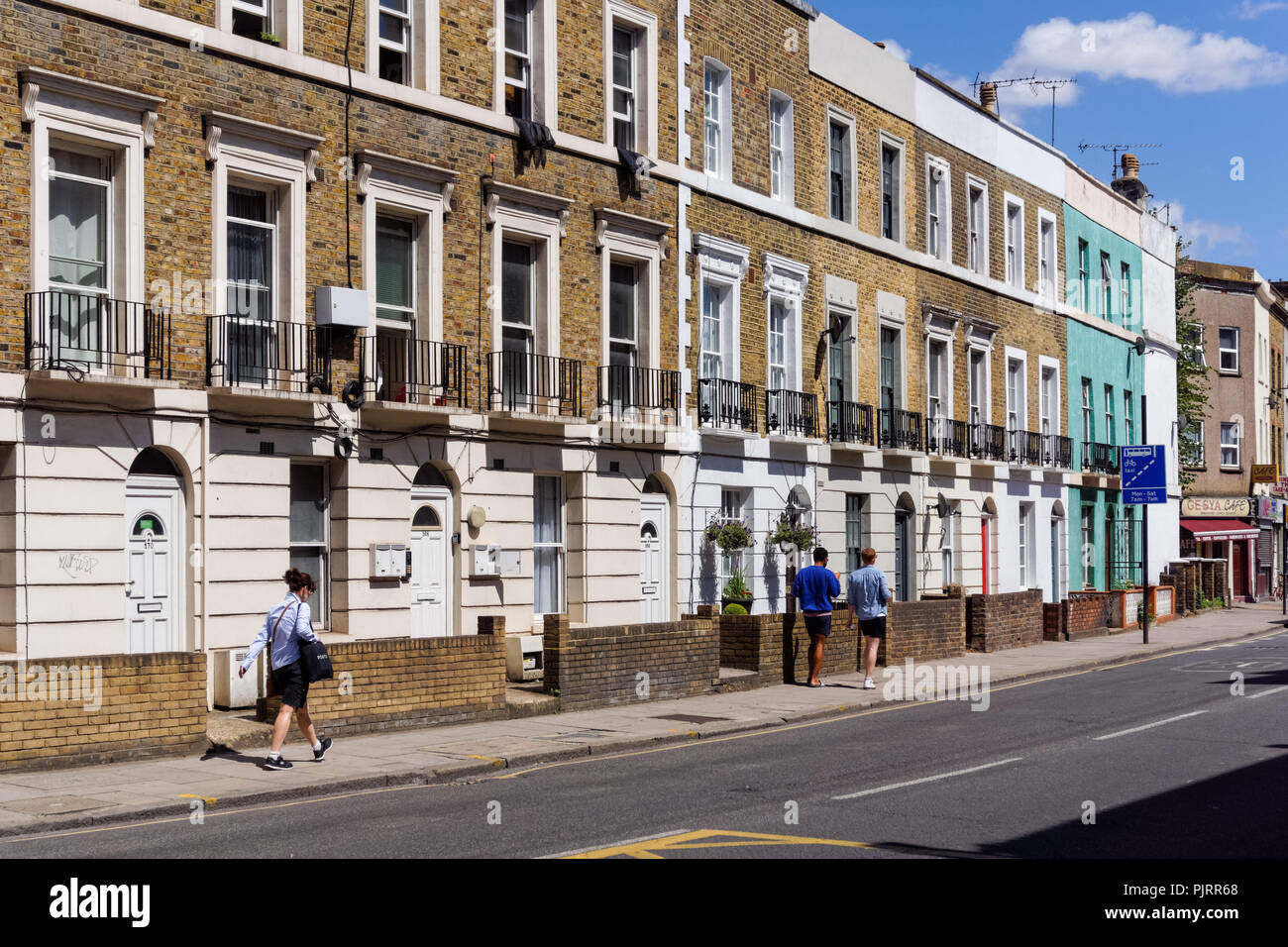 Flachbild-viktorianischen Reihenhäusern in Dalston, London England United Kingdom UK Stockfoto