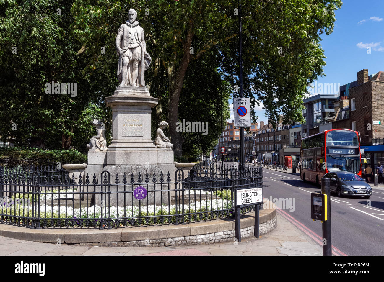 Die Statue von Hugh Myddelton in Islington Green, London, England Vereinigtes Königreich Großbritannien Stockfoto