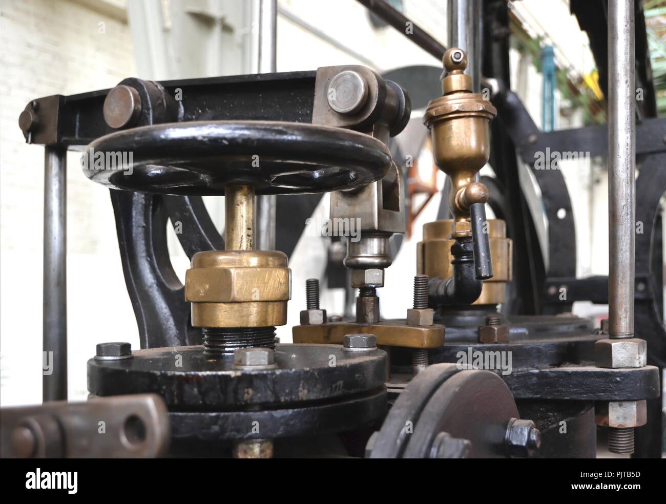 Detail einer Dampfmaschine in das Technische Museum in Magdeburg. Stockfoto