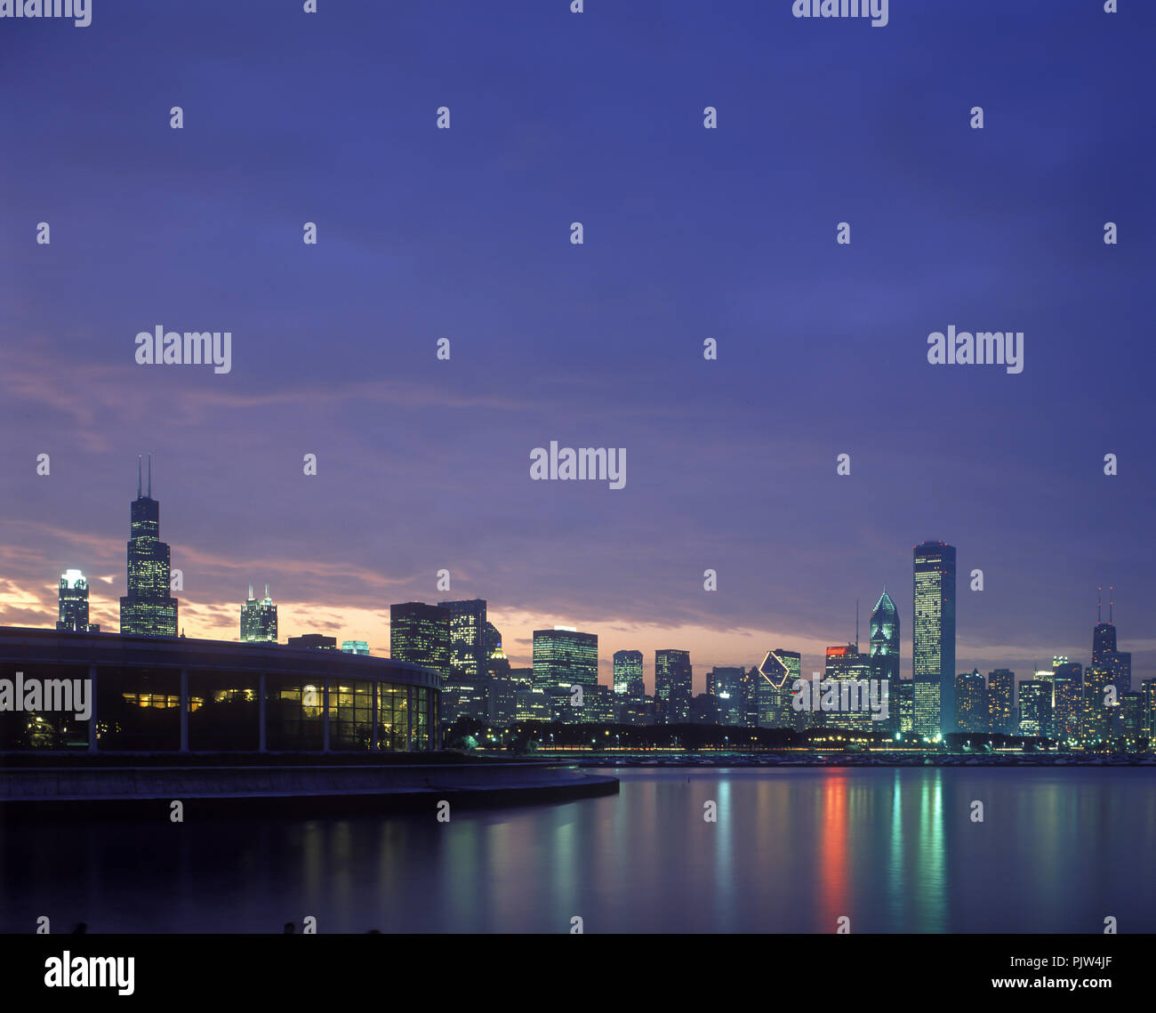 1992 historische LAKESHORE Skyline von Downtown Chicago Lake Michigan ILLINOIS USA Stockfoto