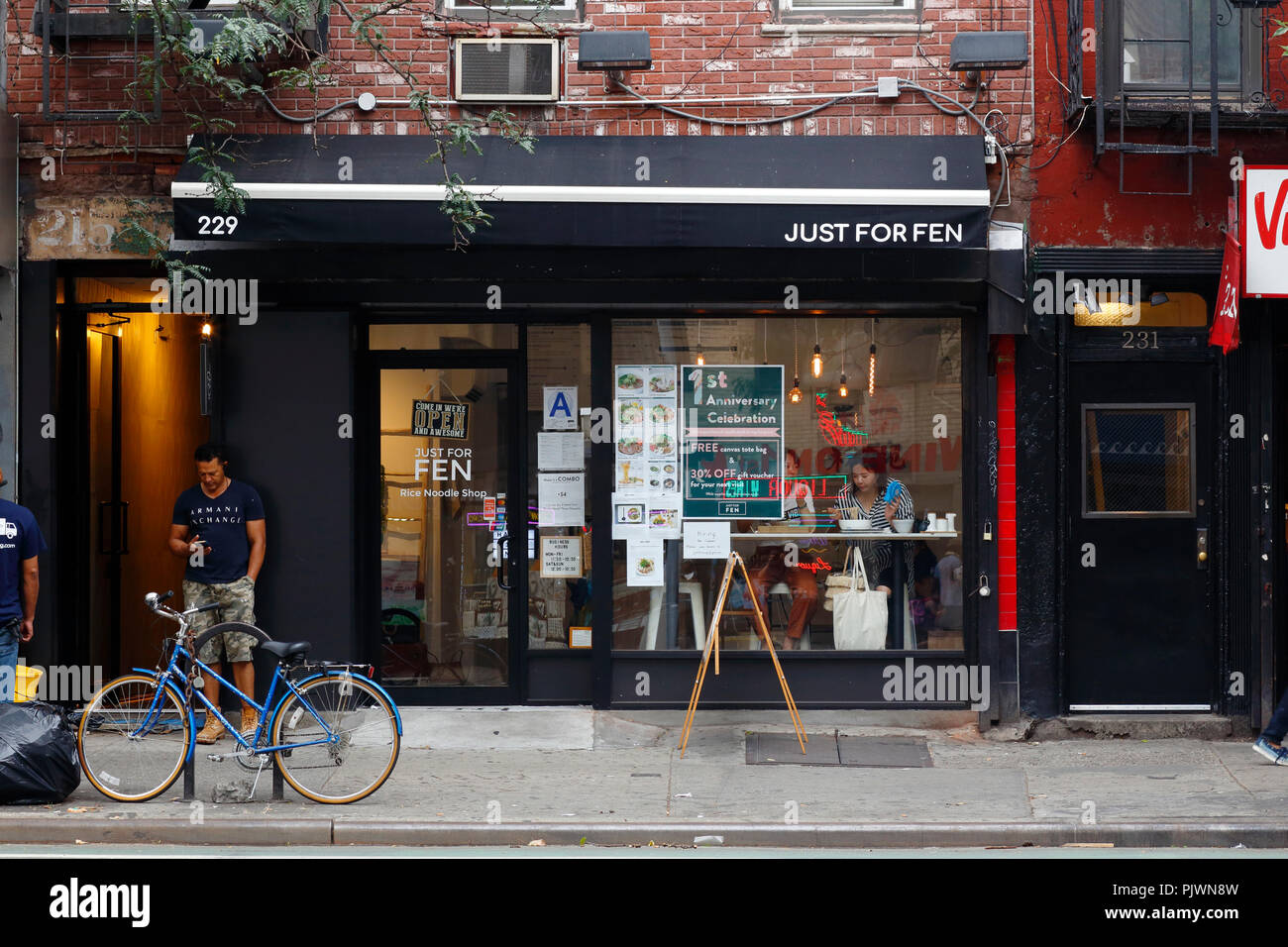 [Schaufenster] Nur für Fen, 229 1st Avenue, New York, NY Stockfoto