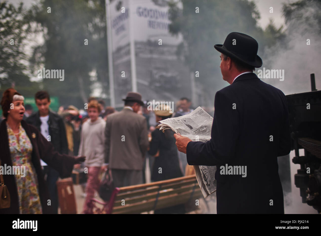 Chichester, West Sussex, UK, 9. September 2018. Menschen in Goodwood während des Goodwood Revival in Goodwood Motor Circuit. Foto: Gergo Toth/Alamy leben Nachrichten Stockfoto