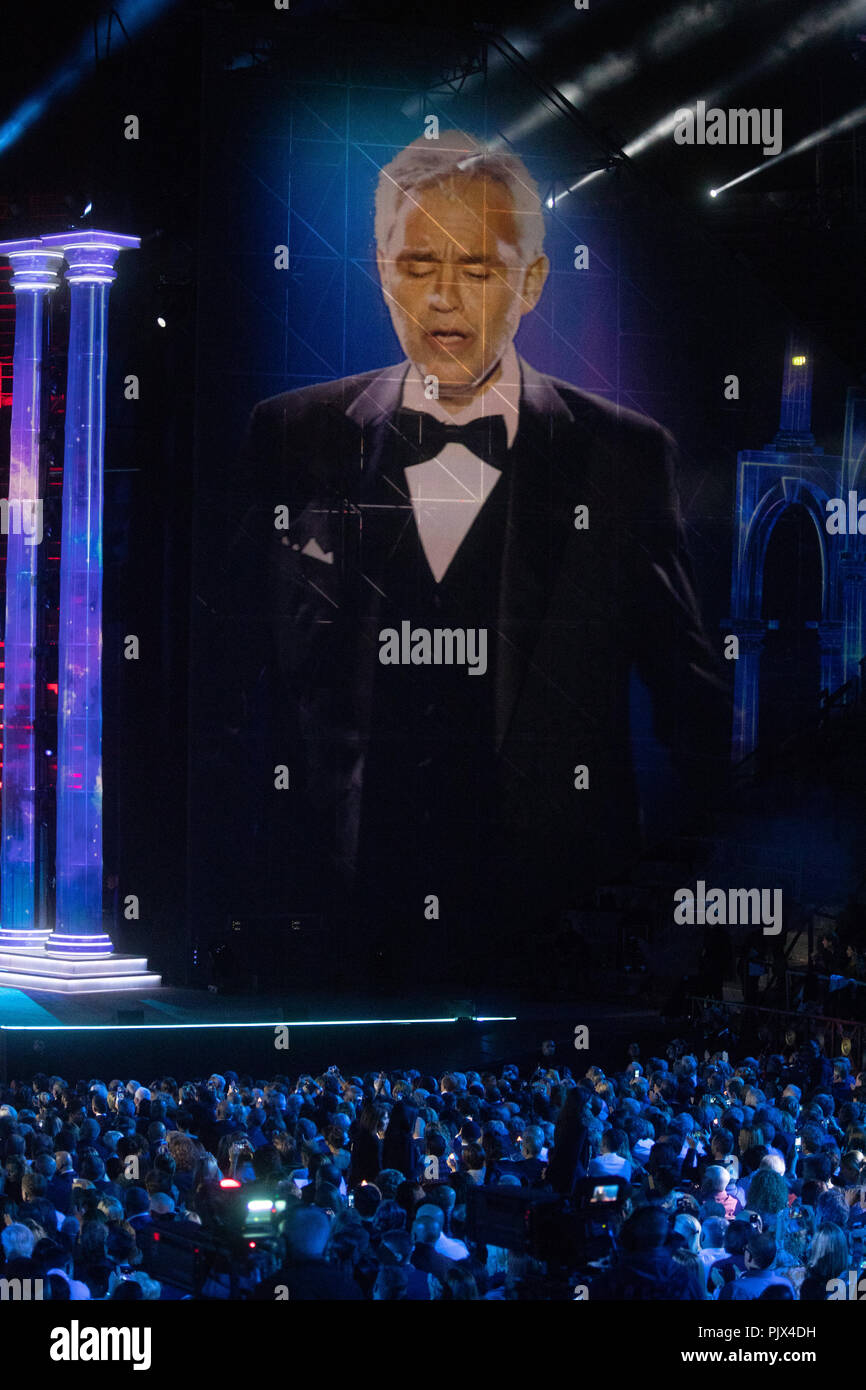 Verona, Italien. 8. September 2018. Konzert Andrea Bocelli NACHT IN DER ARENA VON VERONA VERONA (Italien) September 9, 2018 FOTO VON FILIPPO RUBIN Credit: Filippo Rubin/Alamy leben Nachrichten Stockfoto