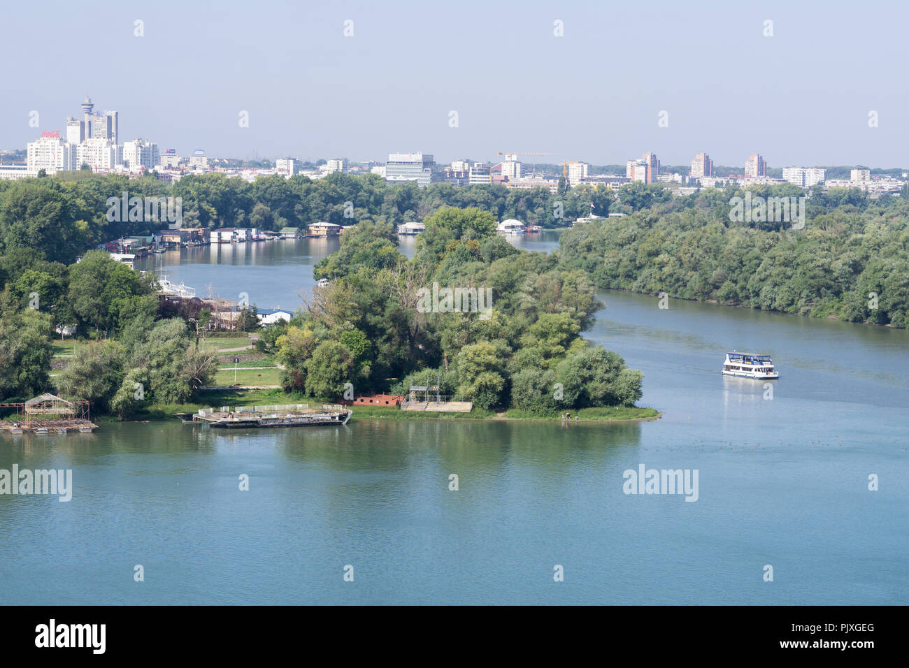 Zusammenfluss von Save und Donau, Flüsse in Belgrad, Serbien. Stockfoto